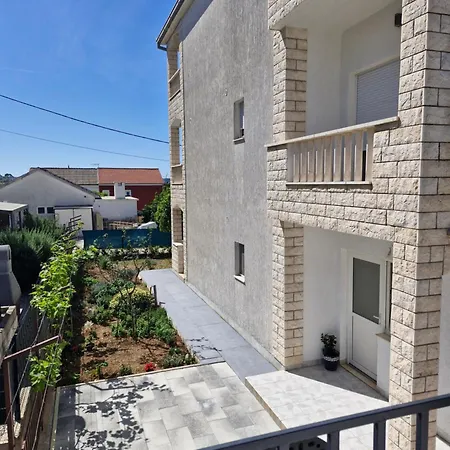 Josipa Apartment *